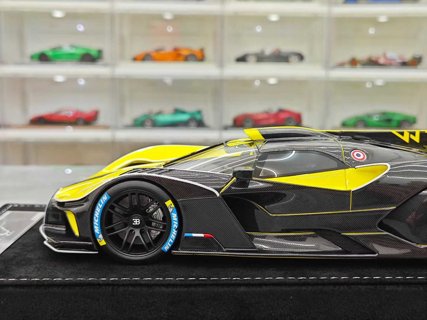 HH Model 1/18 Bugatti Bolide Fireball