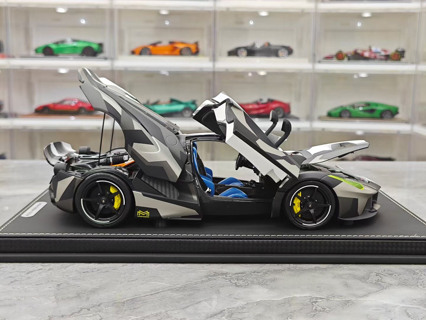 BBR 1/18 Ferrari LaFerrari Alloy Fully Deployed