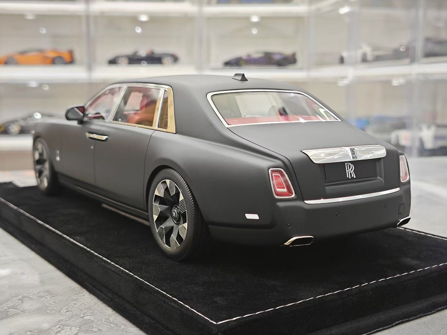 HH Model 1/18 Rolls-Royce Phantom VIII