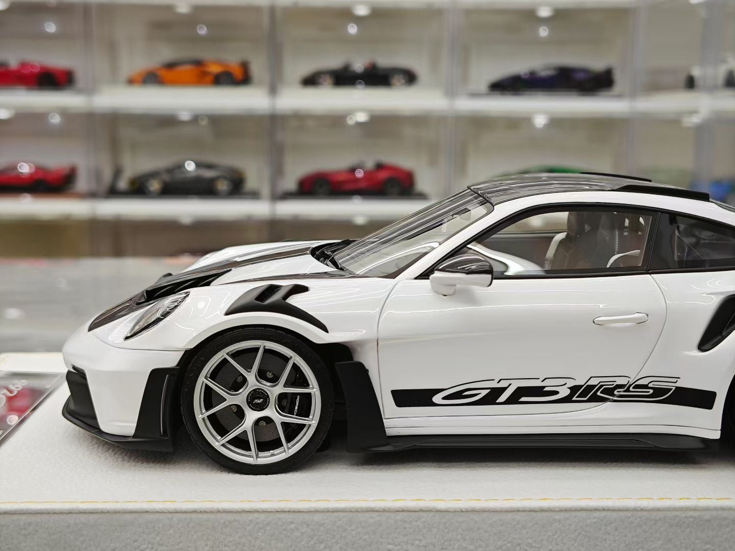 HH Model 1/18 Porsche 992.1 GT3 RS