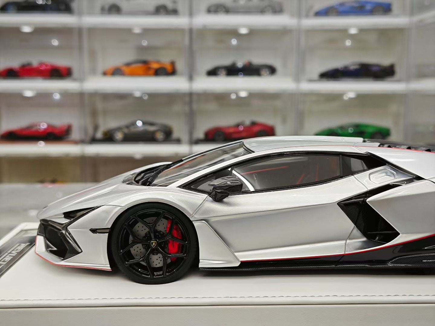 PFM 1/18 Lamborghini Revuelto