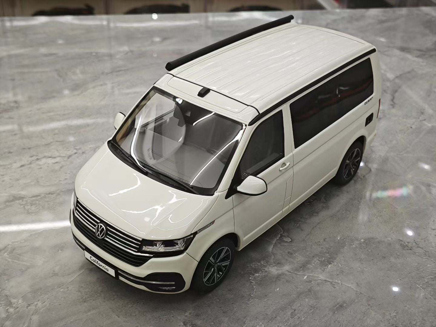 OTTO 1/18 Volkswagen T6.1