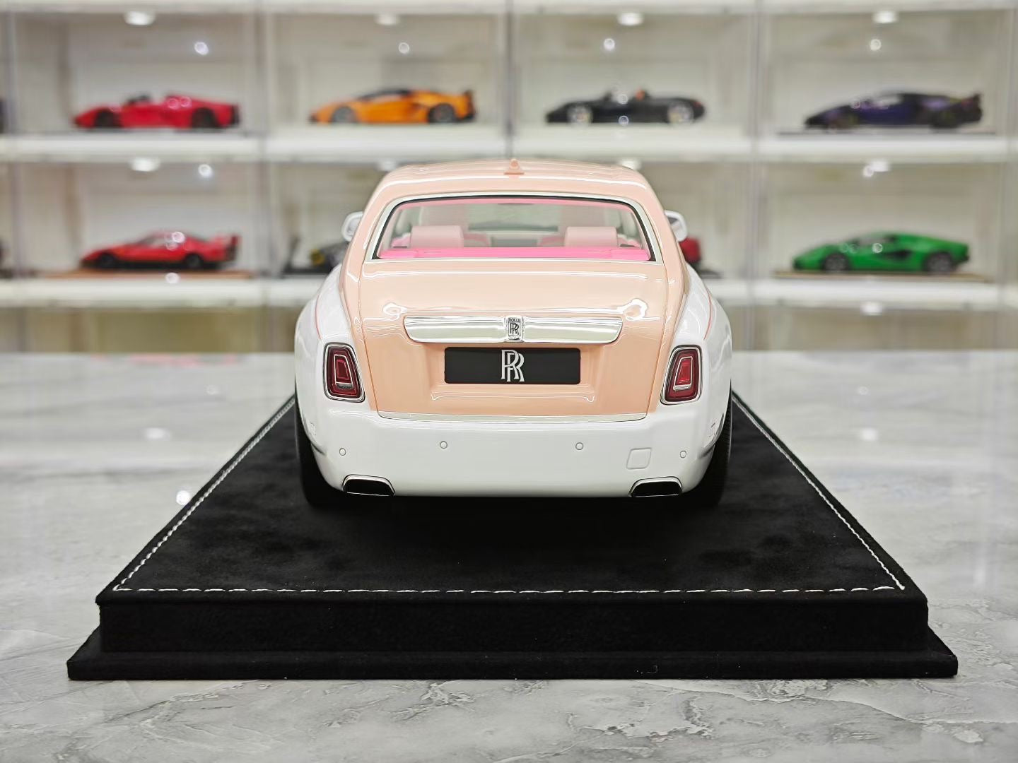 HH Model 1/18 Rolls-Royce Phantom VIII