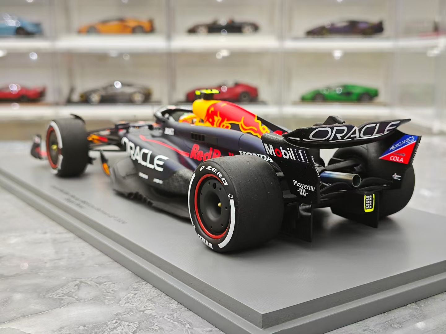 Spark 1/18 2024 Bahrain Grand Prix Victory RB20 Perez F1