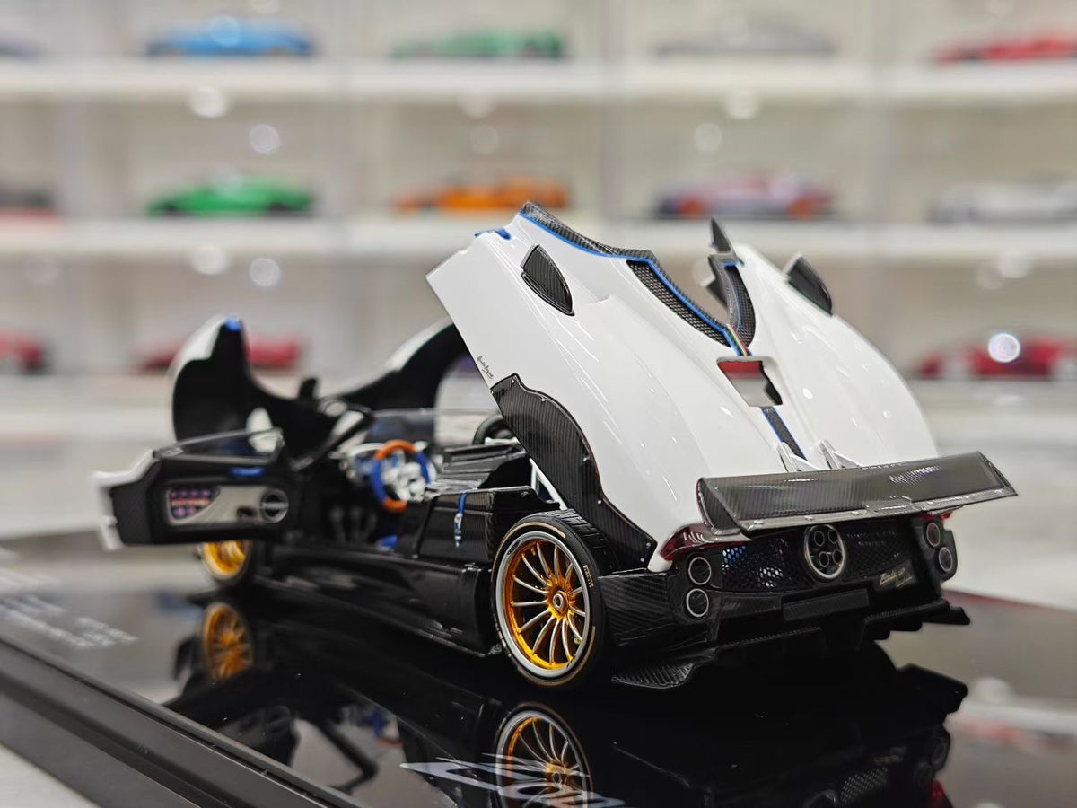 LCD Pagani Zonda HP Barchetta – 1:43 scale die-cast model with fully opening parts