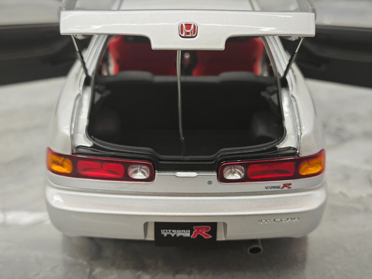 MH 1/18 Honda Civic Type R DC2