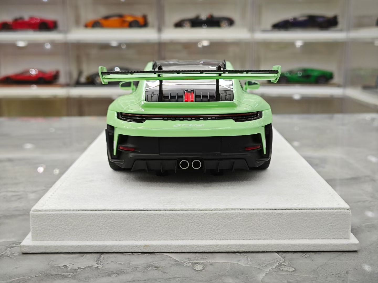 FUELME  1/18 Porsche 992 GT3 RS