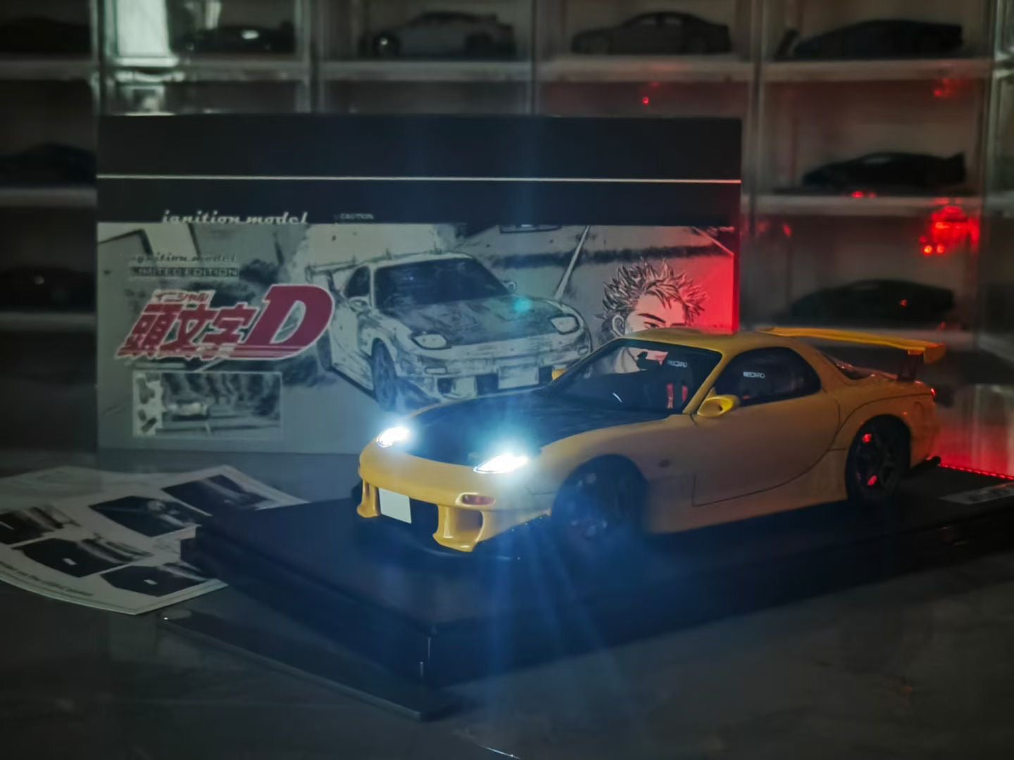 IG 1/18 Mazda RX-7 FD3S with lights on