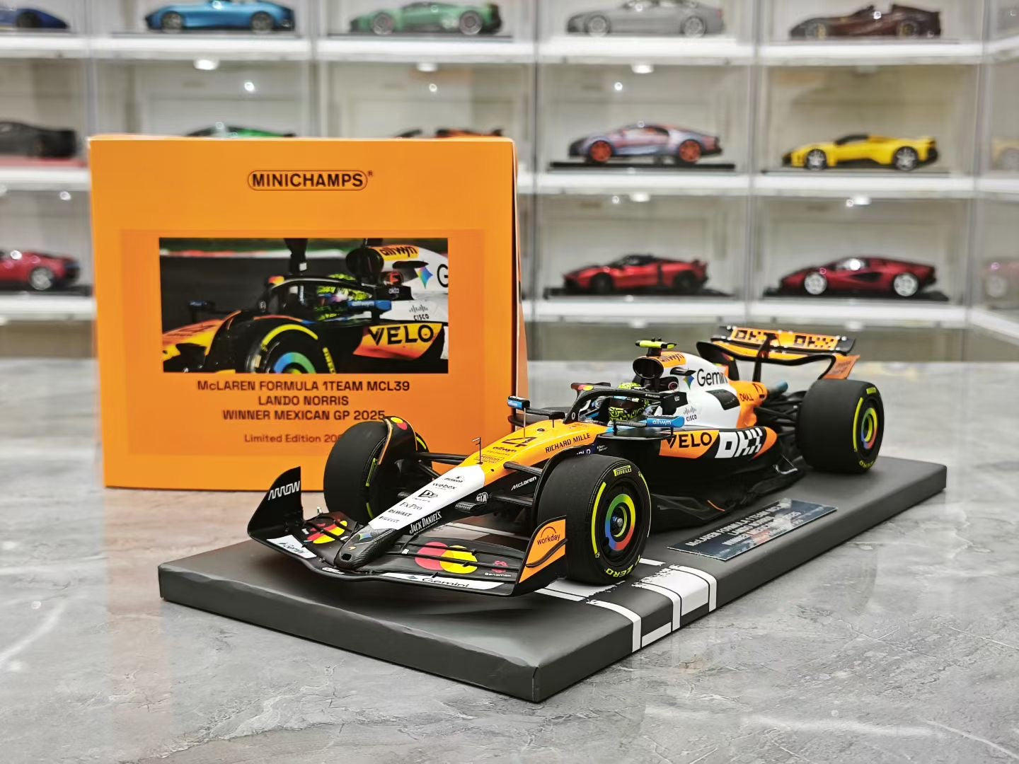 Minichamps 2025 Mexico GP Winner MCL39 Norris F1 1:18