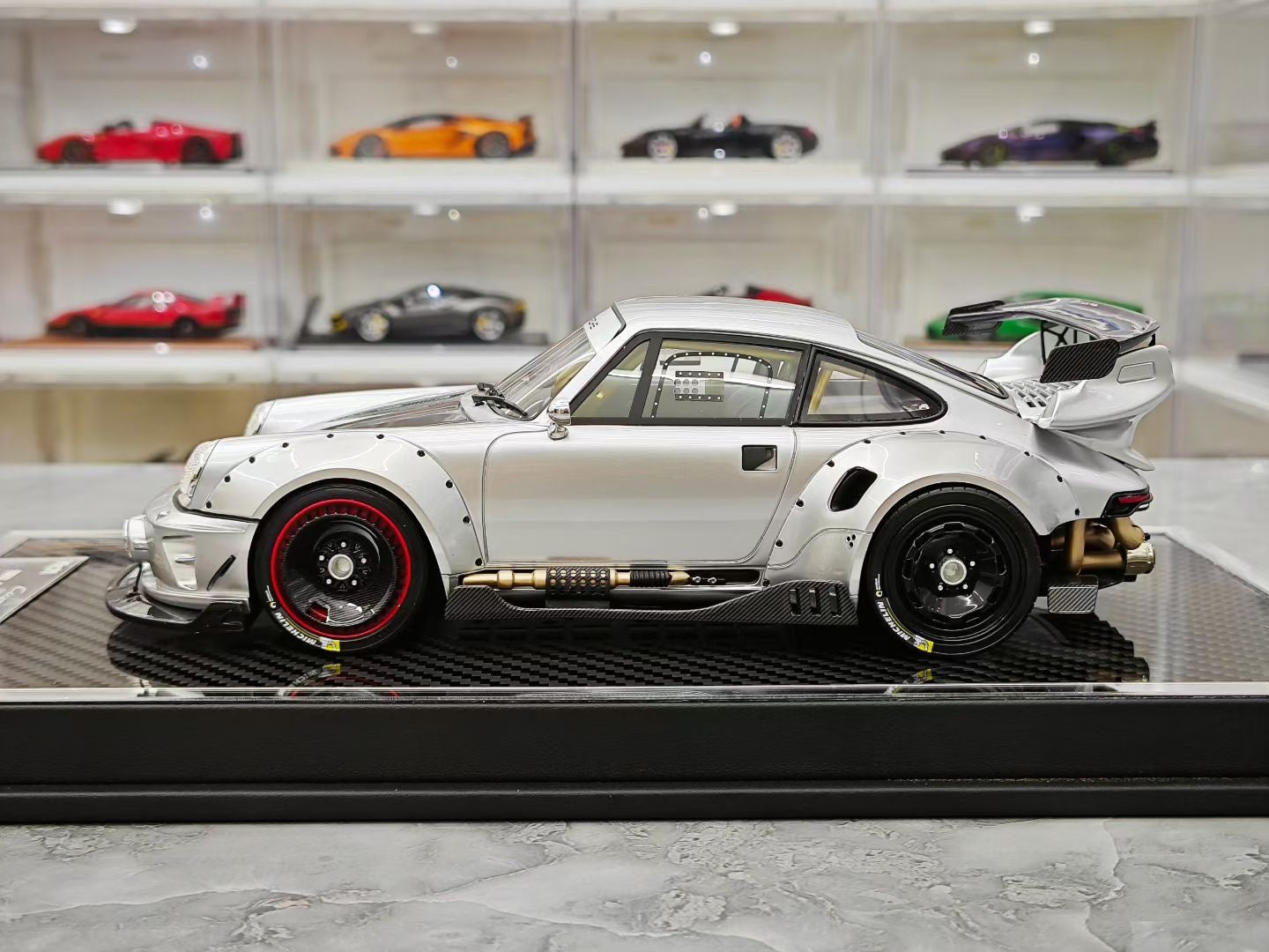 MCM 1/18 heavily modified Porsche 964 RWB widebody
