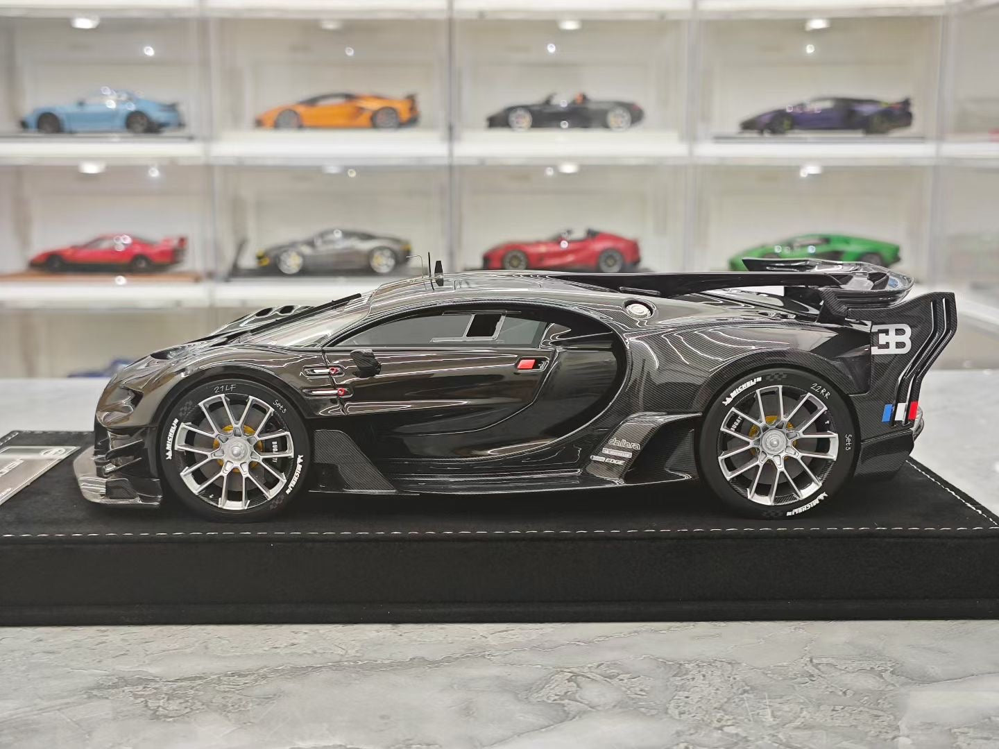 HH Model 1/18 Bugatti Vision G T