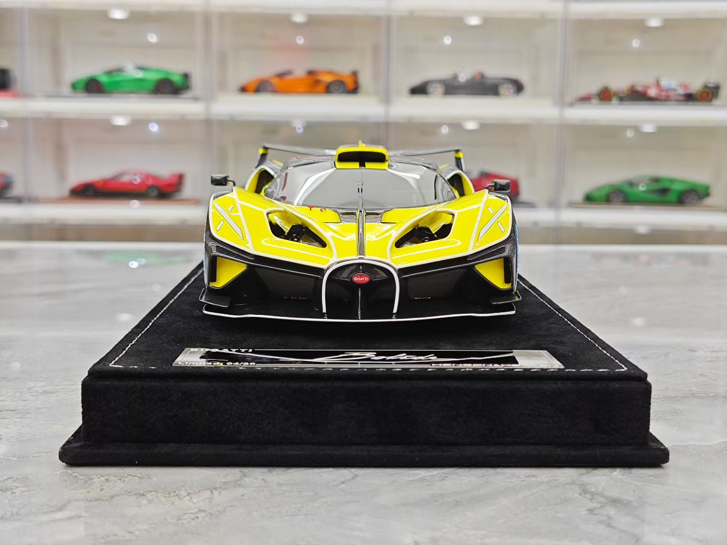 HH Model 1/18 Bugatti Bolide Fireball