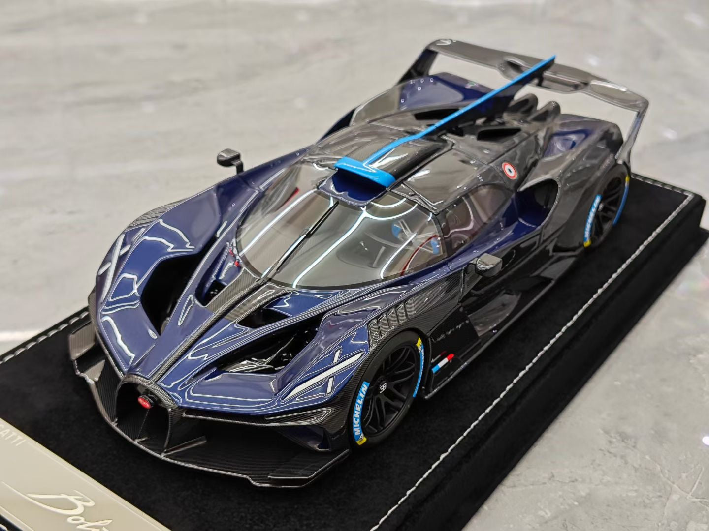 HH Model 1/18 Bugatti Bolide Fireball