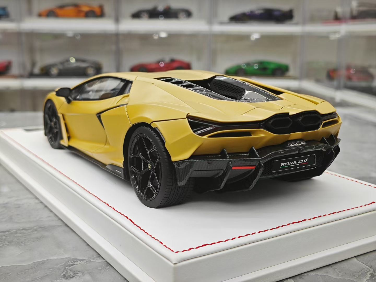 IVY 1/18 Lamborghini Revuelto