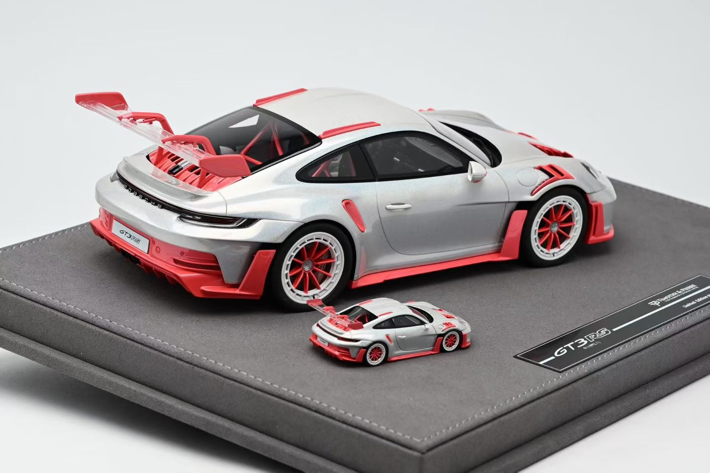 T & P's high-end resin Porsche 911 GT3 RS Sonderwunsch, now in stock in 1/18 and 1/64 scales.