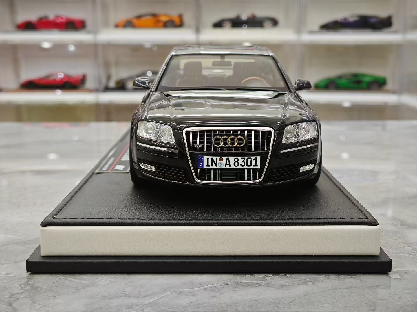 MOTORHELIX 1/18 2008 Audi A8 W12 Resin