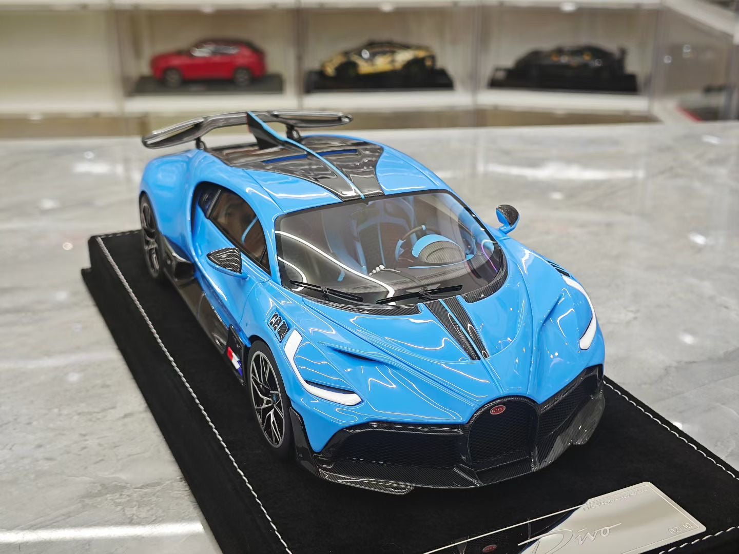 HH Model 1/18 Bugatti Divo Supercar