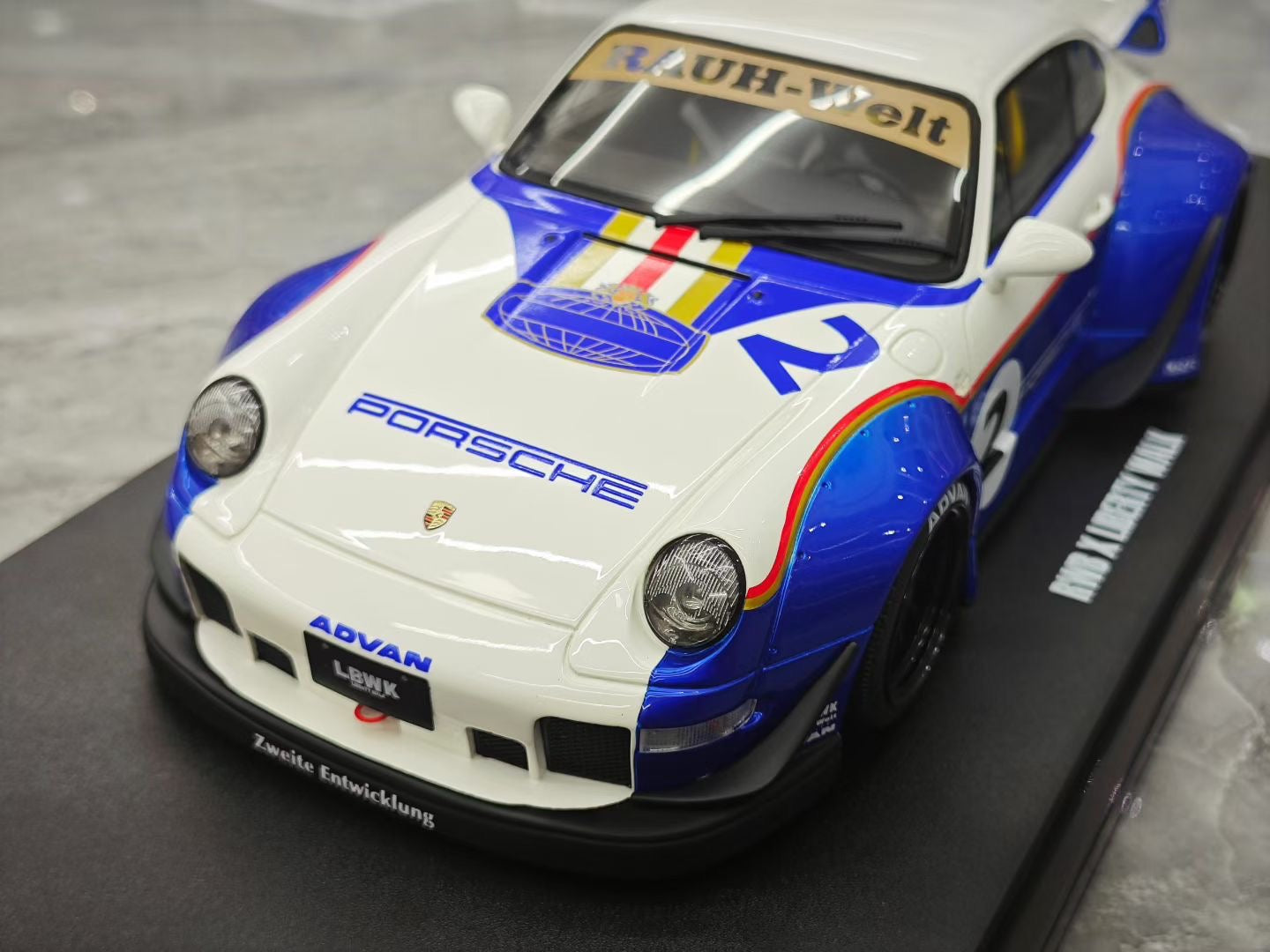 GT Spirit 1/18 2023 Porsche 911 RWB X LIBERTY