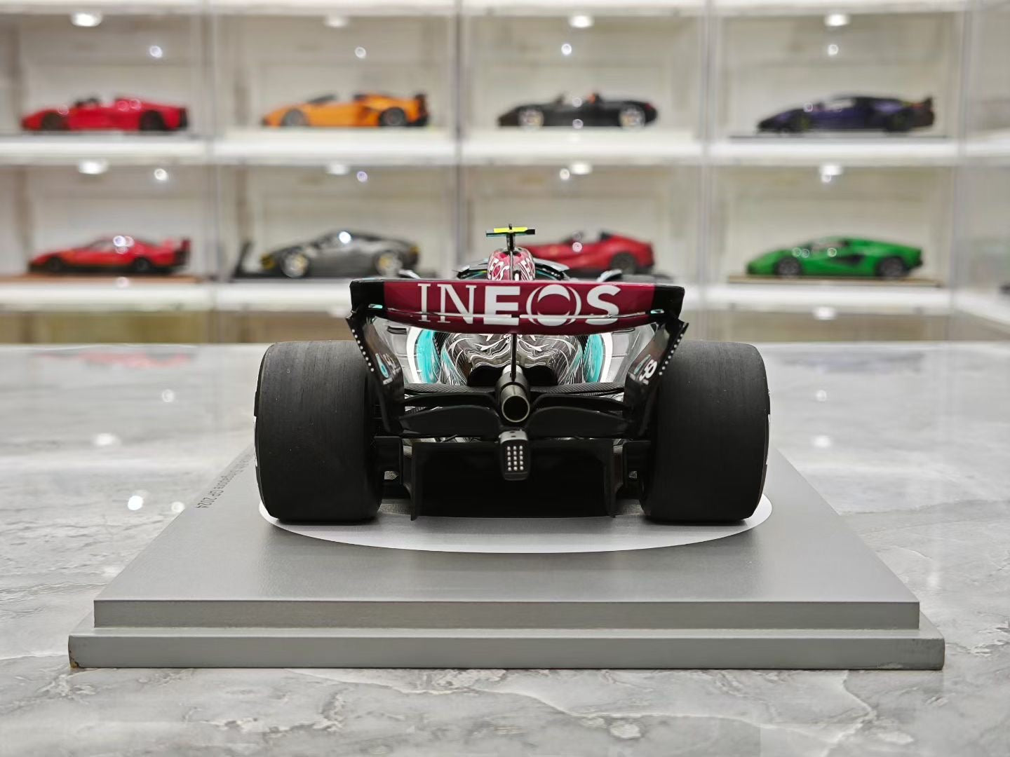 Spark 1/18 2024 Singapore Grand Prix - Hamilton