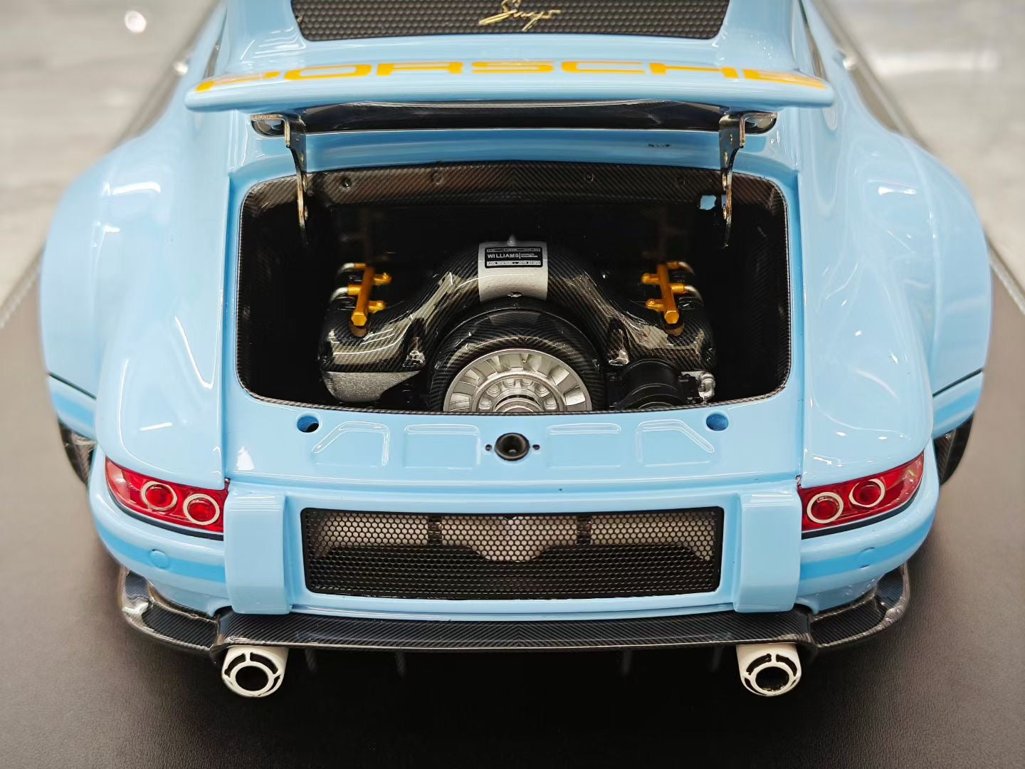 IVY 1/12 Porsche 911 Singer DLS