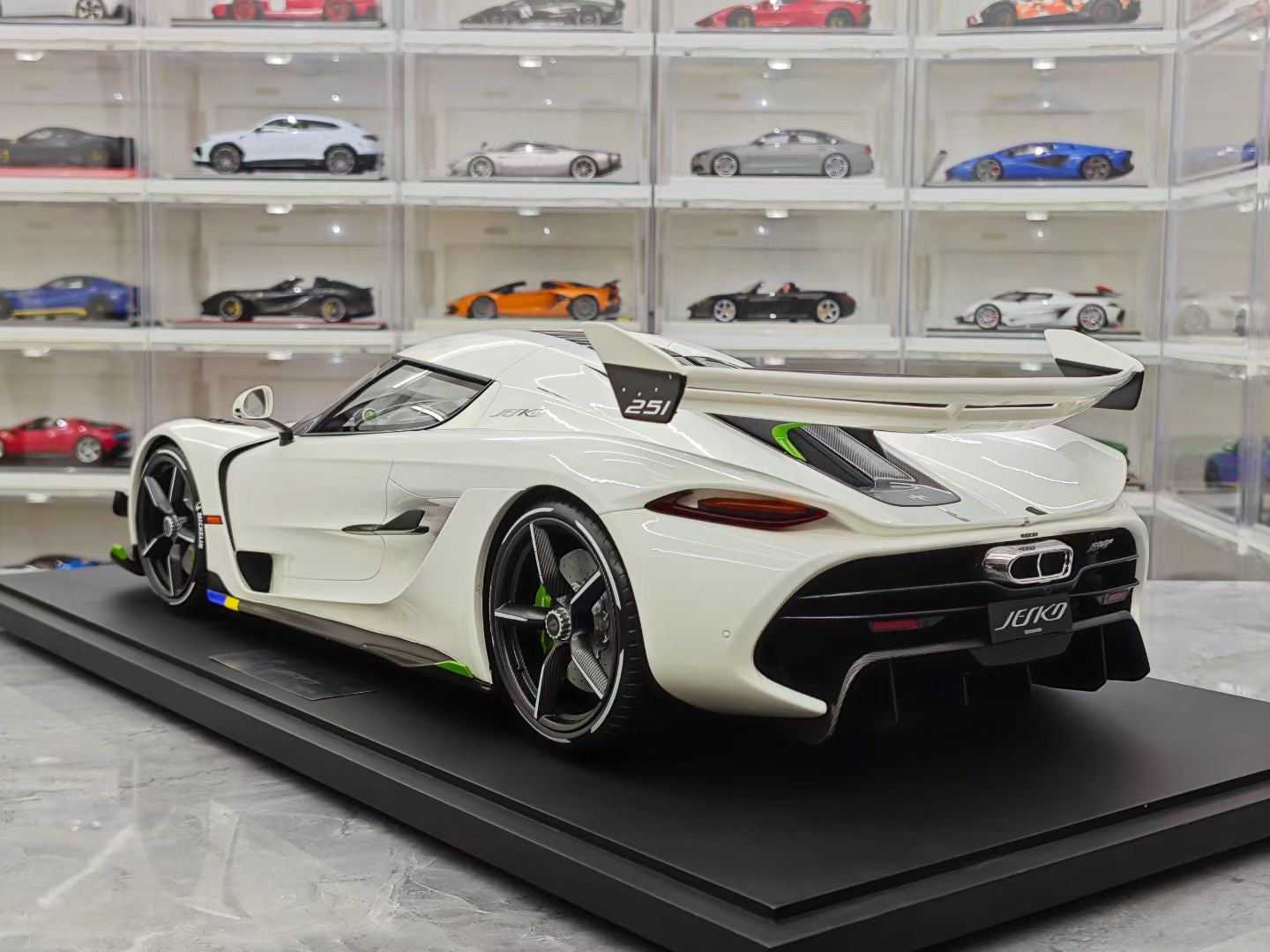 GT Spirit 1/8 Koenigsegg Jesko Resin