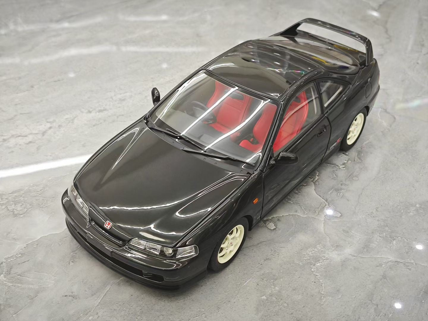 MH 1/18 Honda Civic Type R DC2