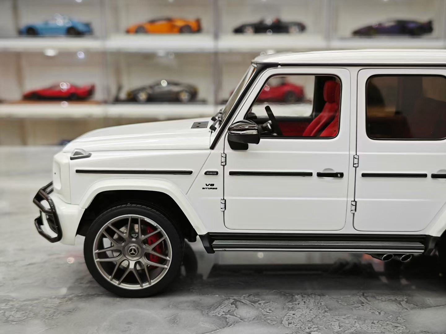 AR 1/18 Mercedes-AMG G63 Grand Edition