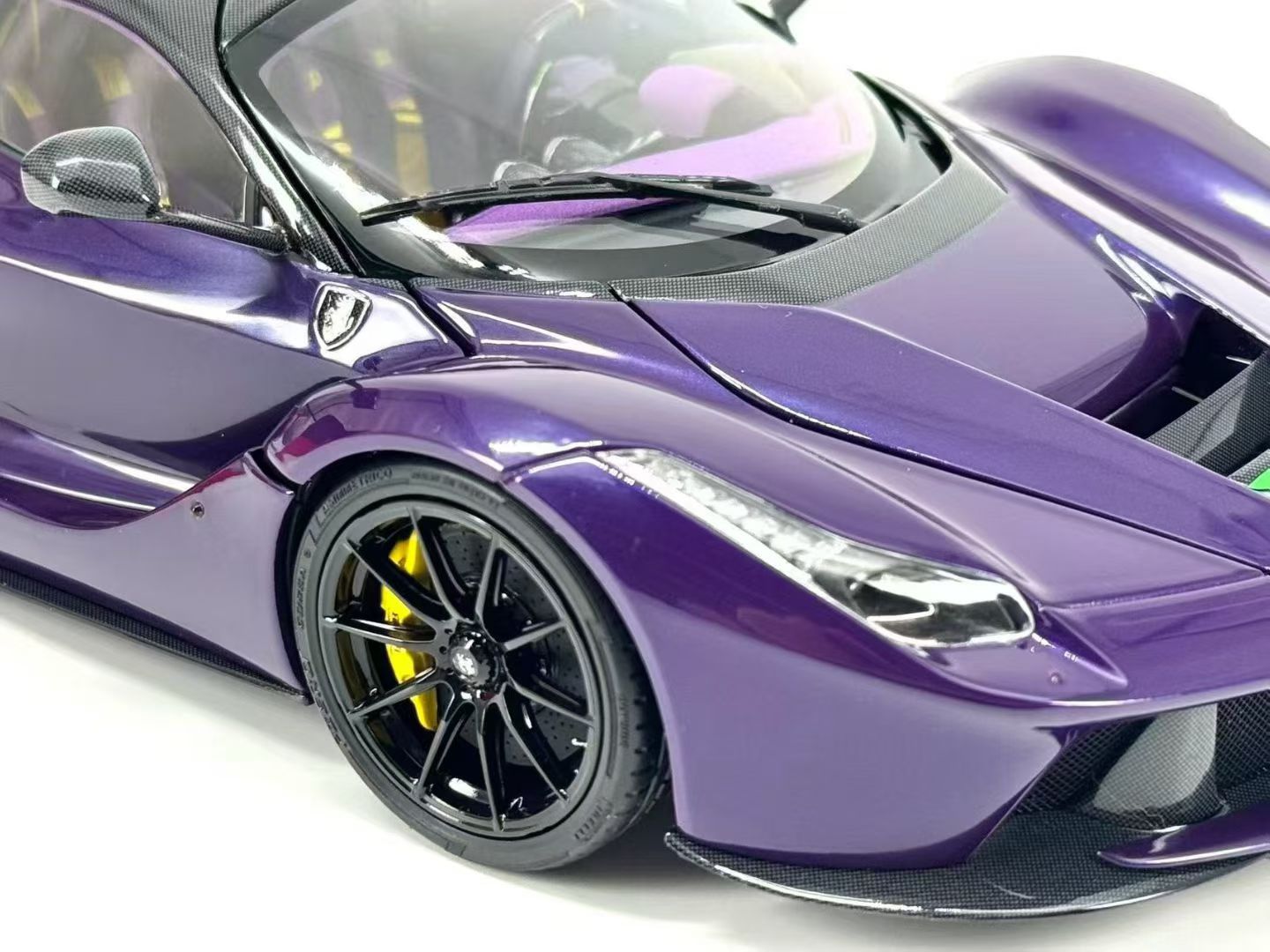 BBR Alloy Car Pre-sale 1/18 Ferrari "LaFerrari" Alloy LaFerrari Full Edition Purple Dubai