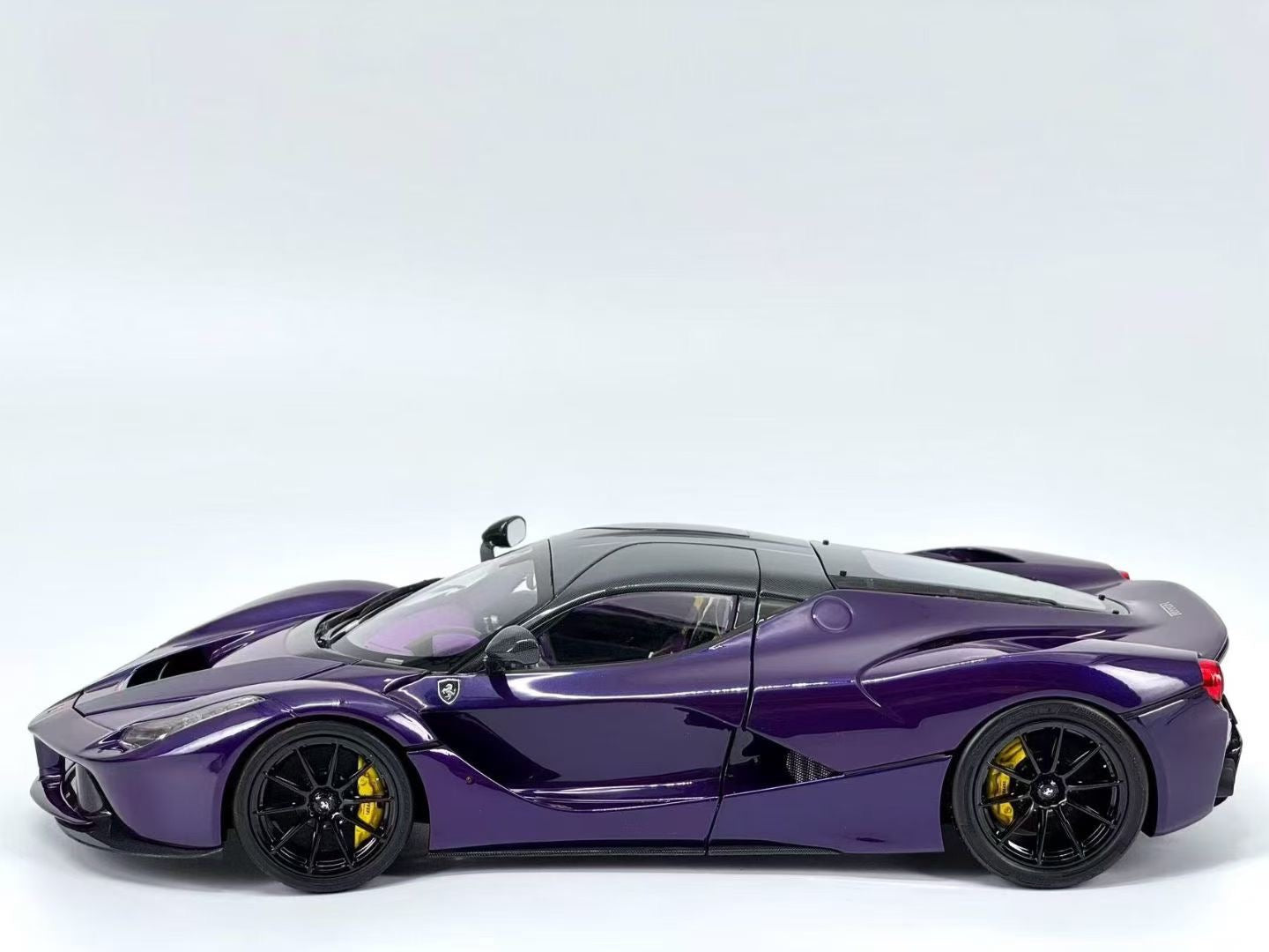 BBR Alloy Car Pre-sale 1/18 Ferrari "LaFerrari" Alloy LaFerrari Full Edition Purple Dubai