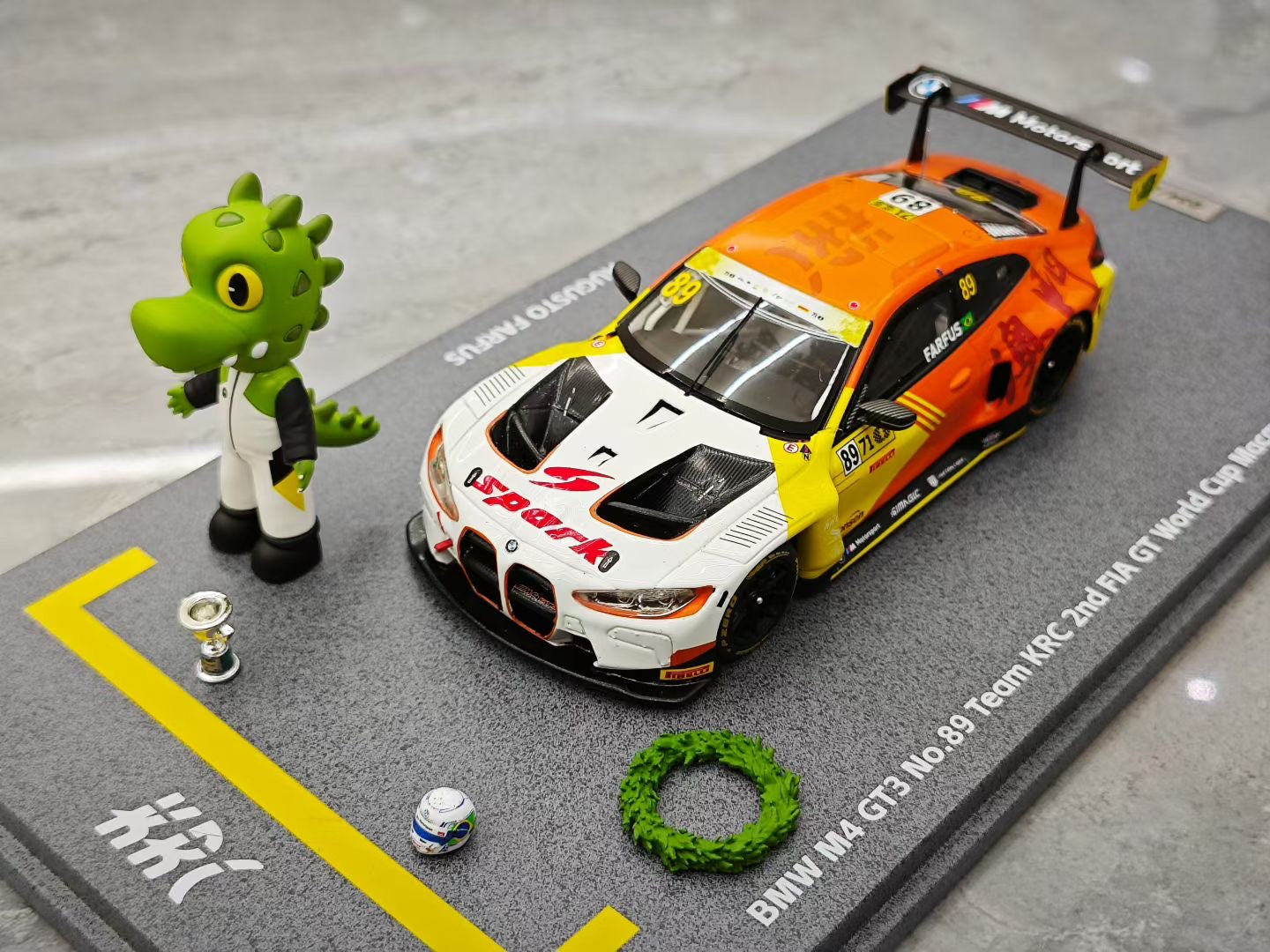 SPARK 1/43 2024 Macau GT Race BMW M4 GT3 Favrex Model
