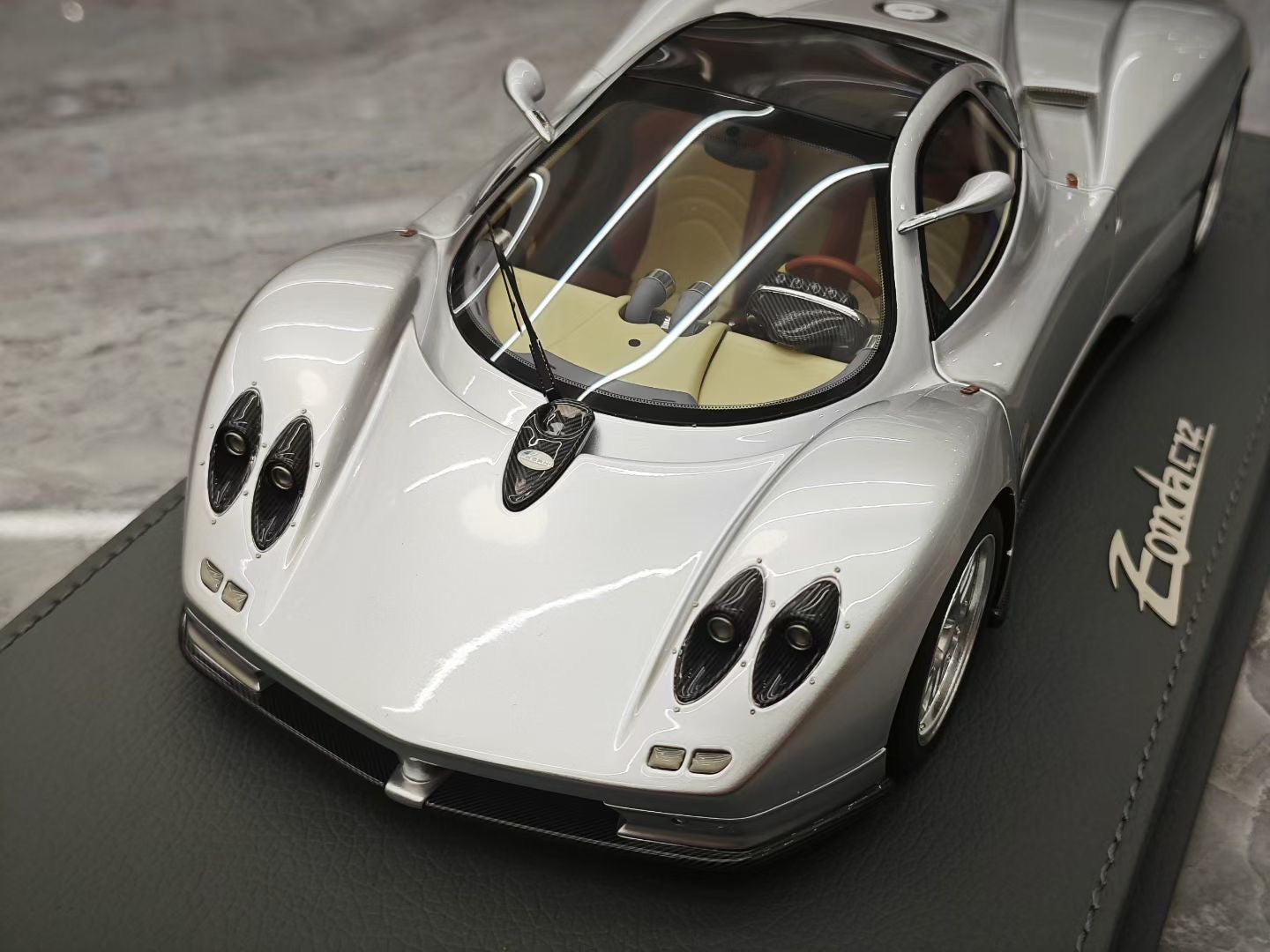 BBR 1/18 Pagani Zonda C12