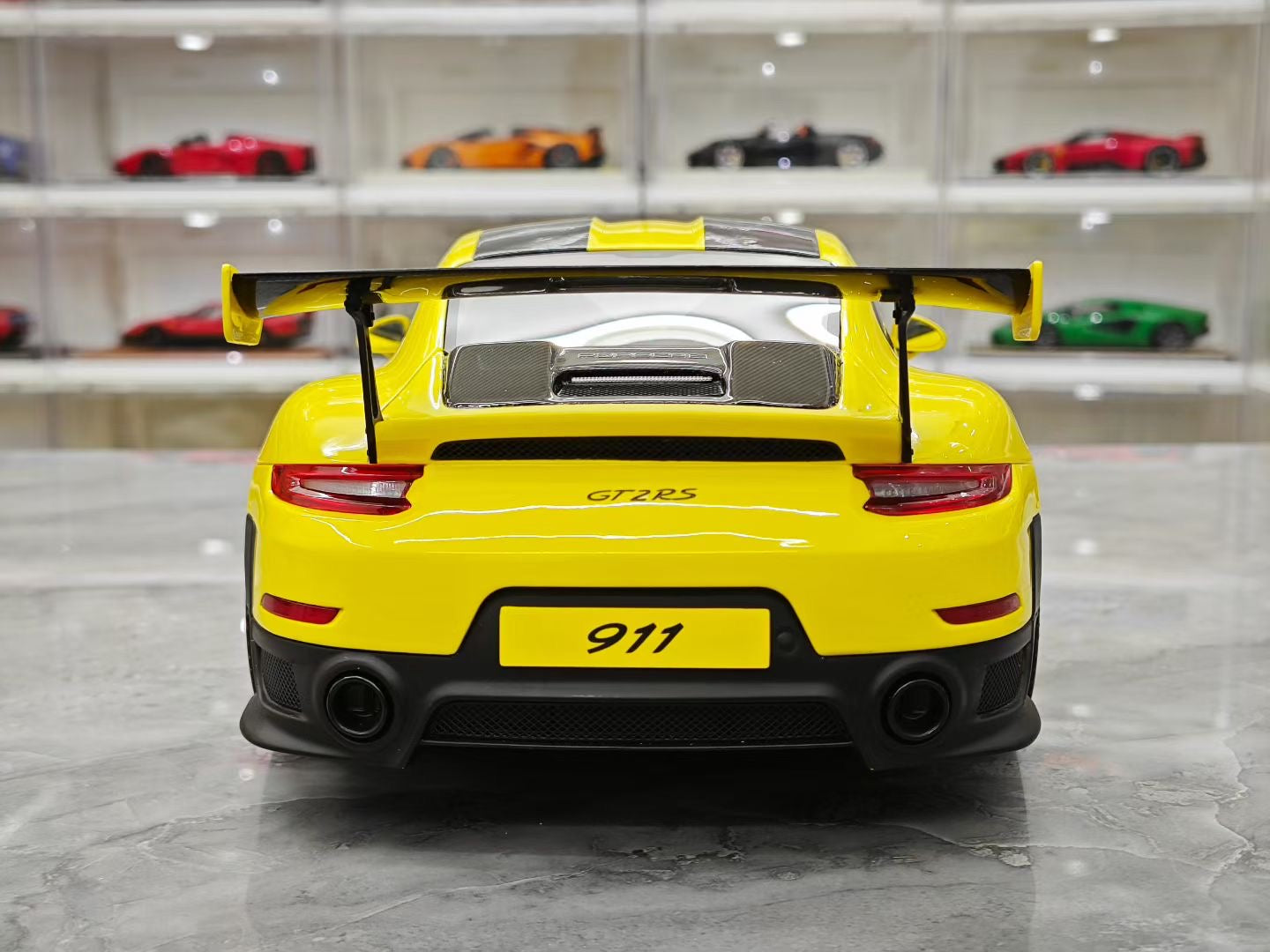 GT Spirit 1/12 Porsche 911 [991.2] GT2 RS Resin