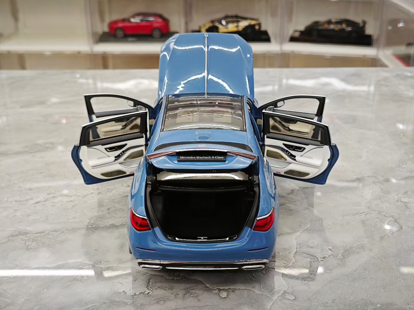 AR 1/18 Mercedes-Benz Maybach S-Class S680S