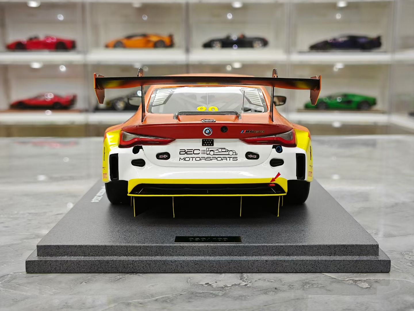 SPARK 1/18  2024 Macau GT Race BMW M4 GT3 Favrex Model