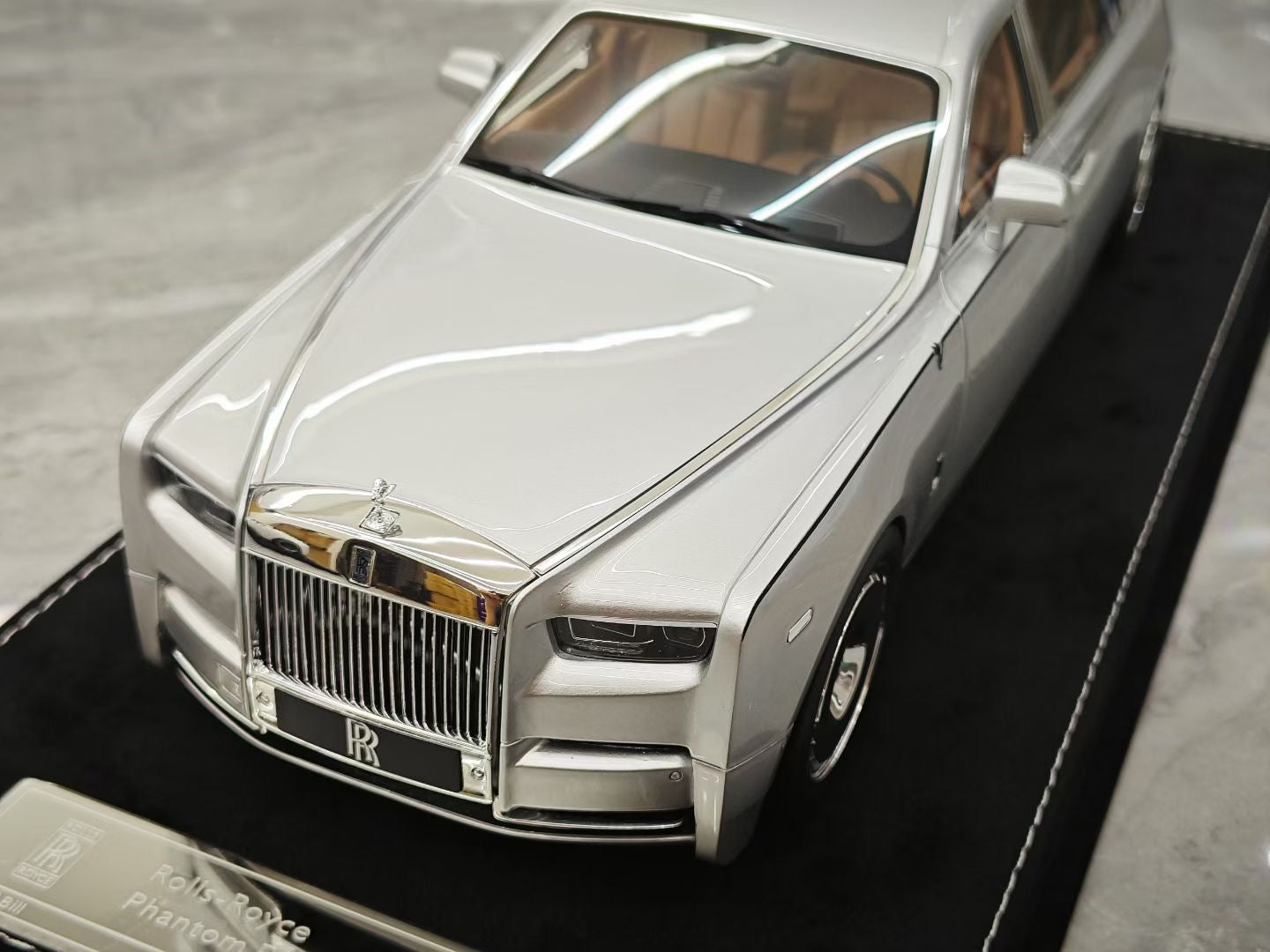 HH Model 1/18 Rolls-Royce Phantom VIII