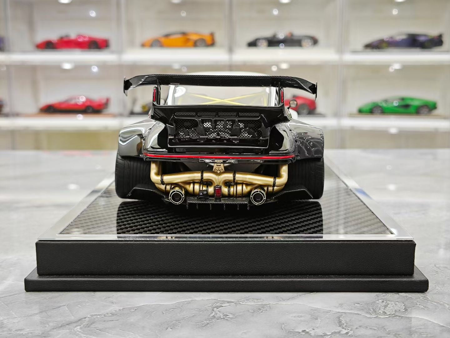 MCM 1/18 heavily modified Porsche 964 RWB widebody