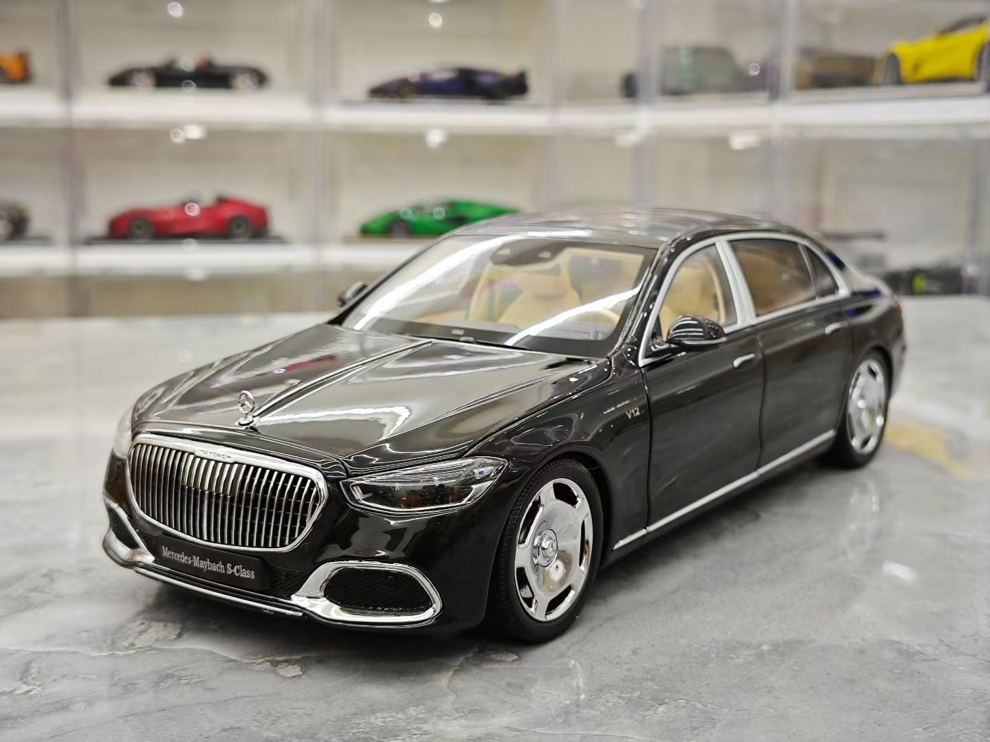 AR 1/18 Mercedes-Benz Maybach S-Class S680S