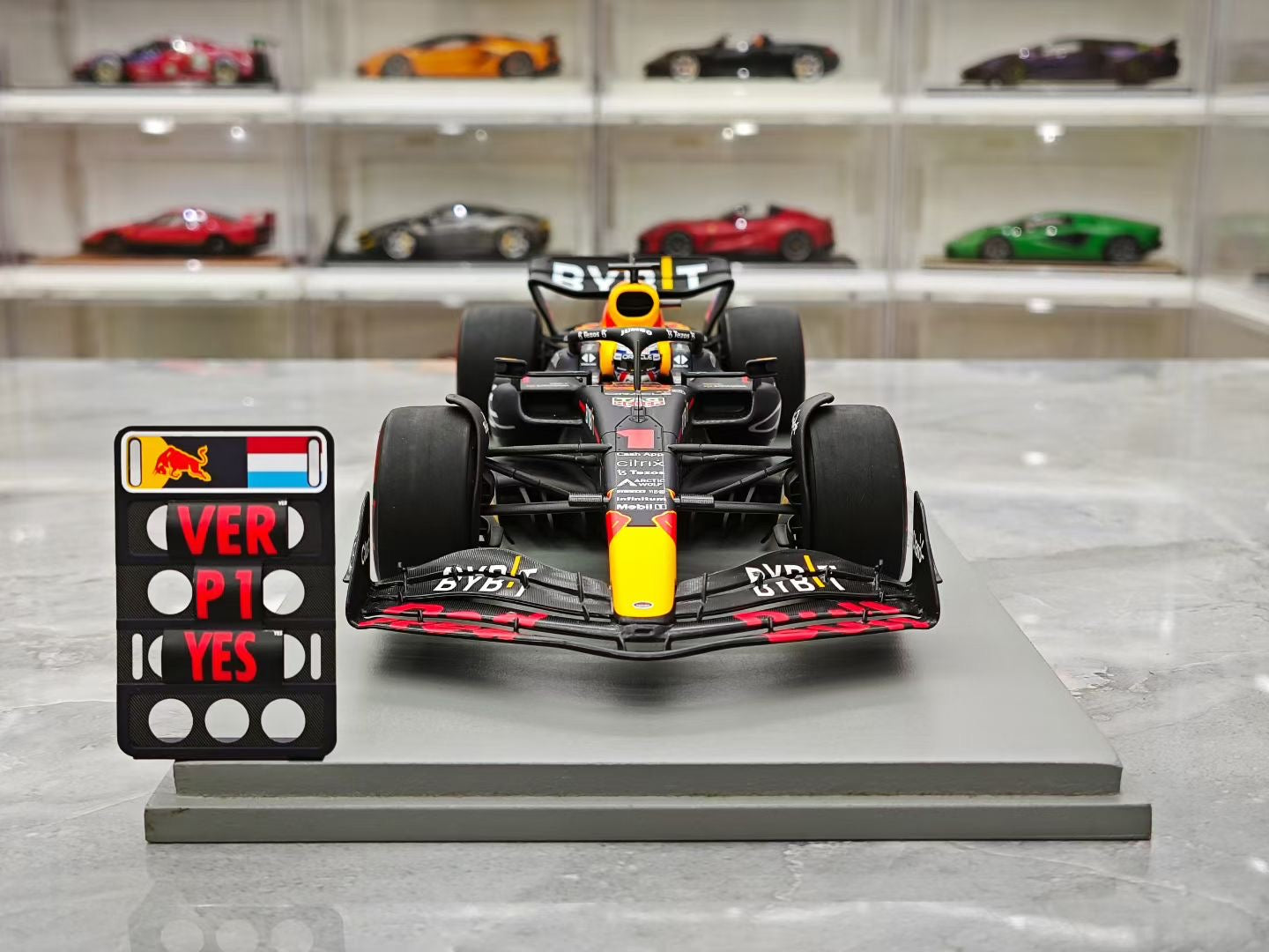 Spark 1/18 2022 Dutch Grand Prix Oracel RB18B Verstappen F1