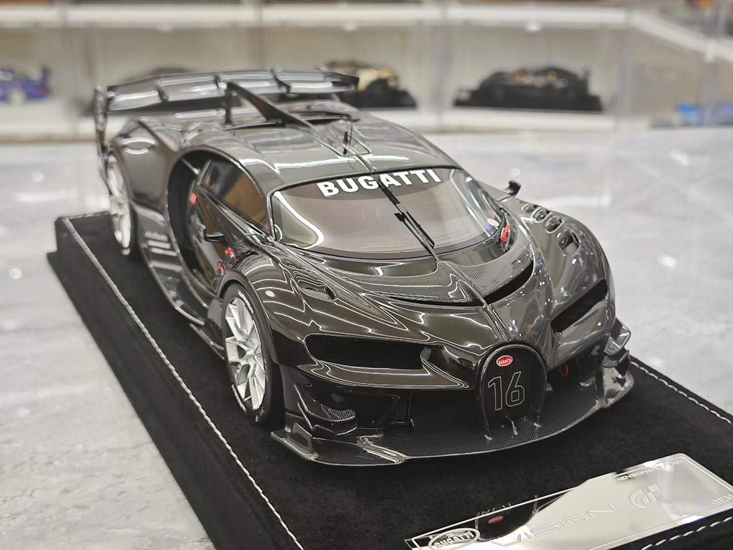 HH Model 1/18 Bugatti Vision G T