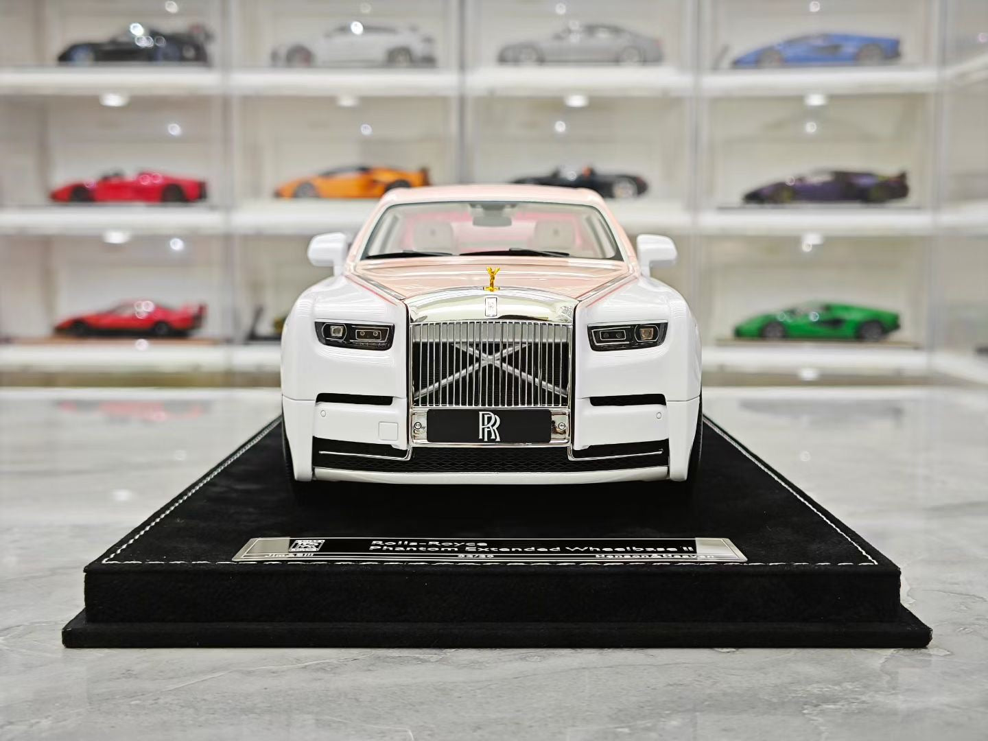 HH Model 1/18 Rolls-Royce Phantom VIII