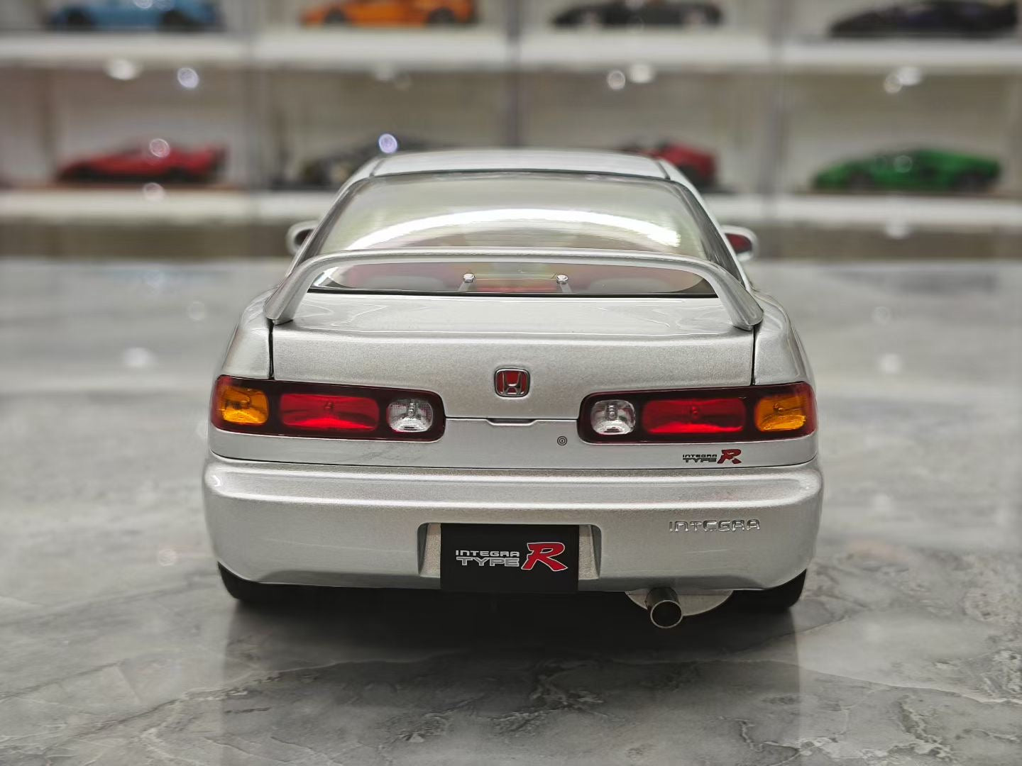 MH 1/18 Honda Civic Type R DC2
