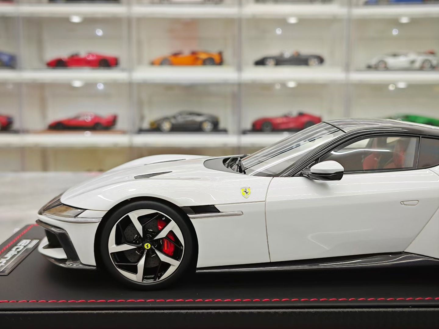 MR 1/18 Ferrari 12 Cilindri