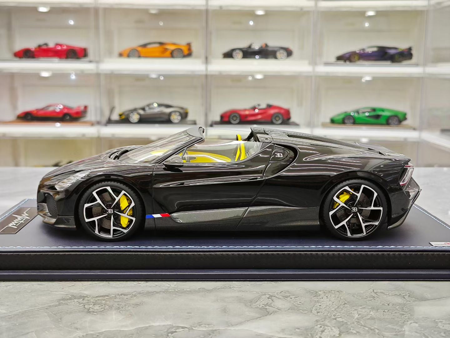 MR 1/18 Bugatti W16 Mistral Convertible