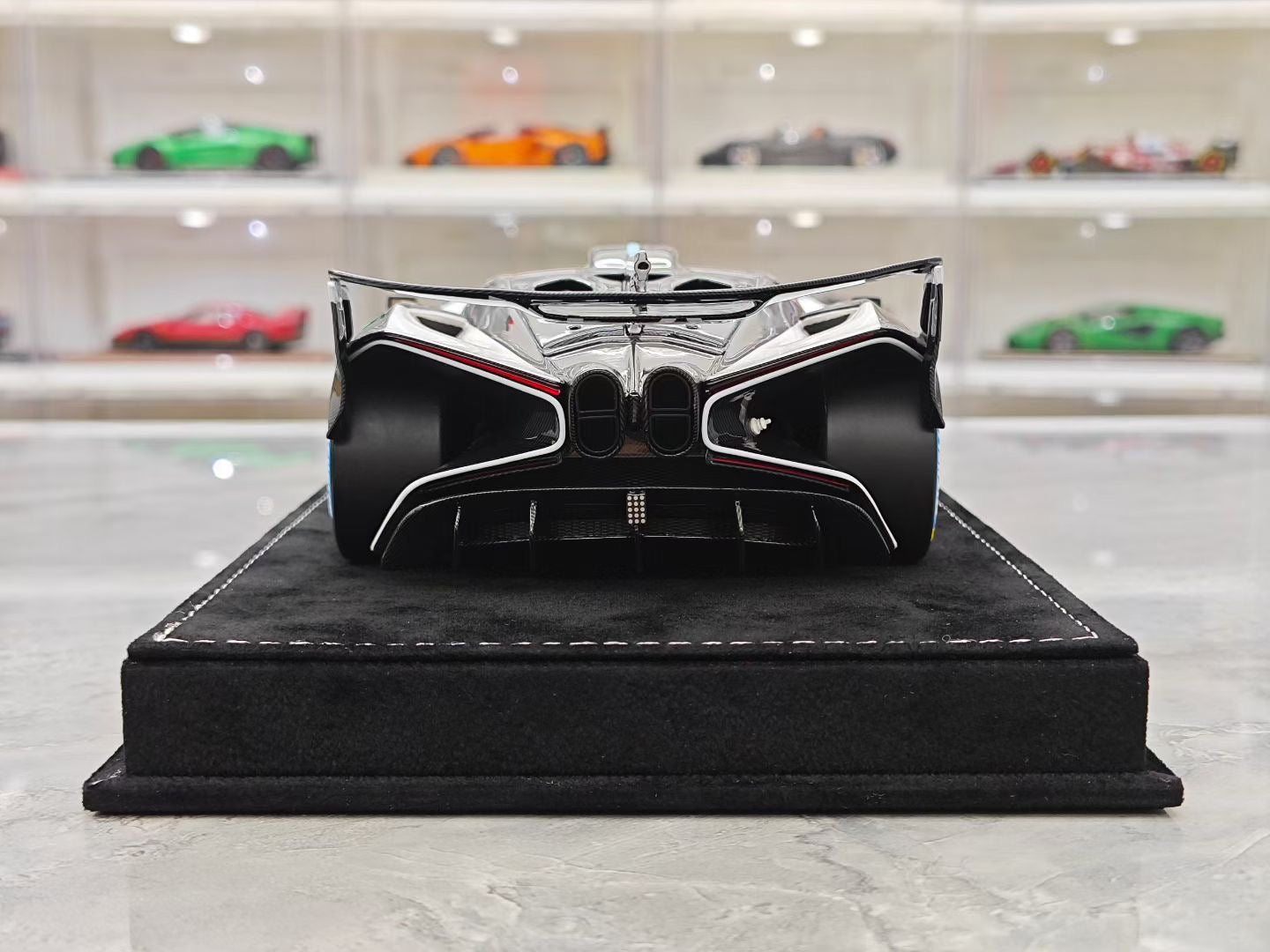 HH Model 1/18 Bugatti Bolide Fireball