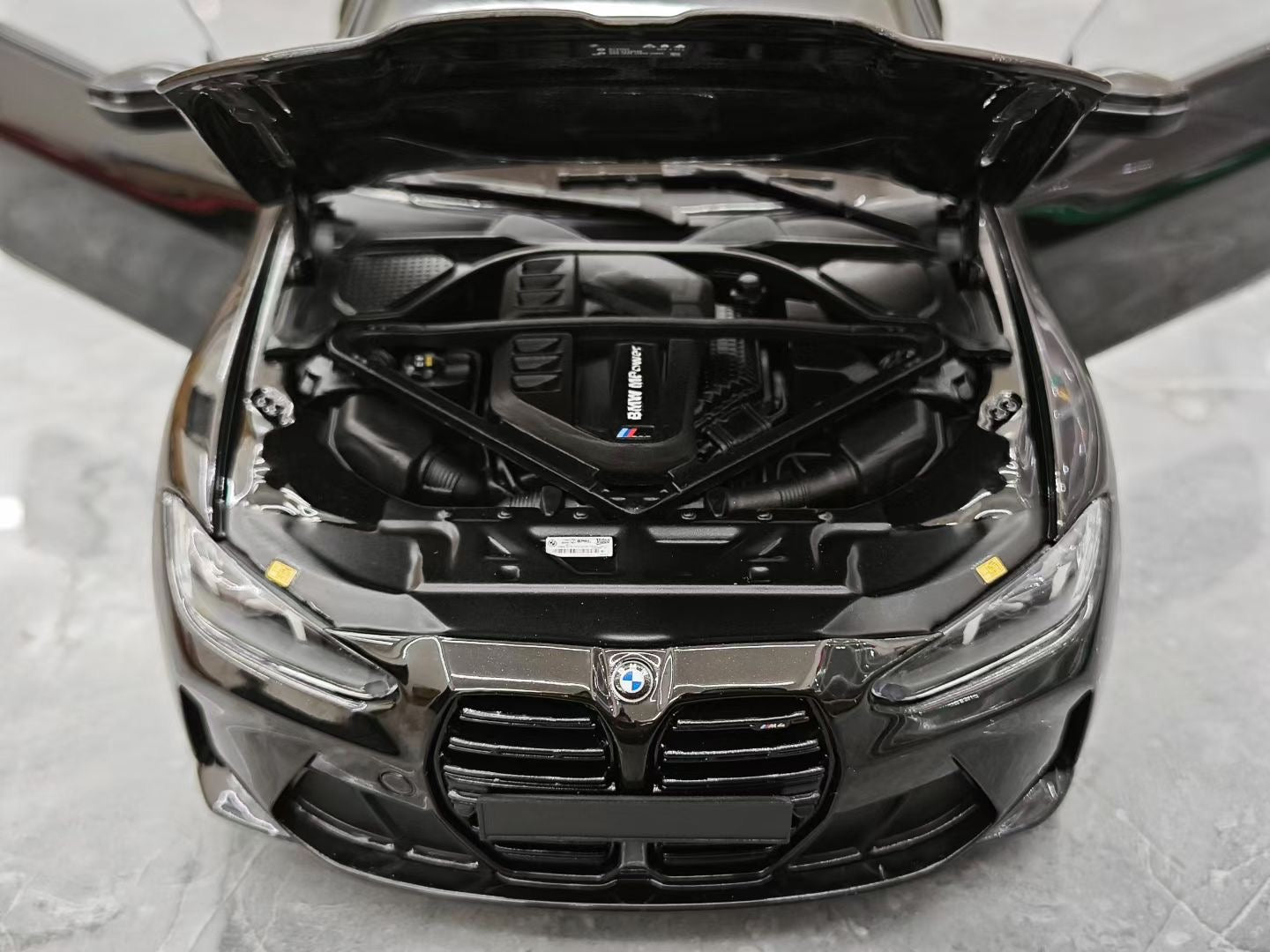 MINICHAMPS 1/18 2024 BMW M4 Alloy Fully Open