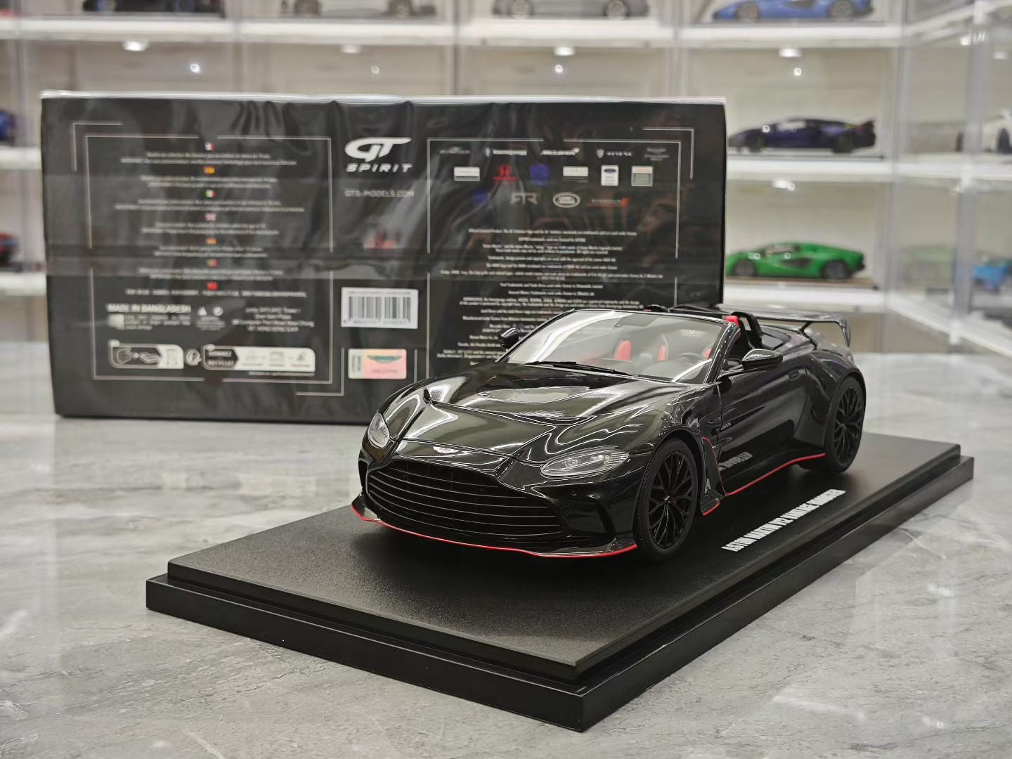 GT Spirit 1/18 Aston Martin V12