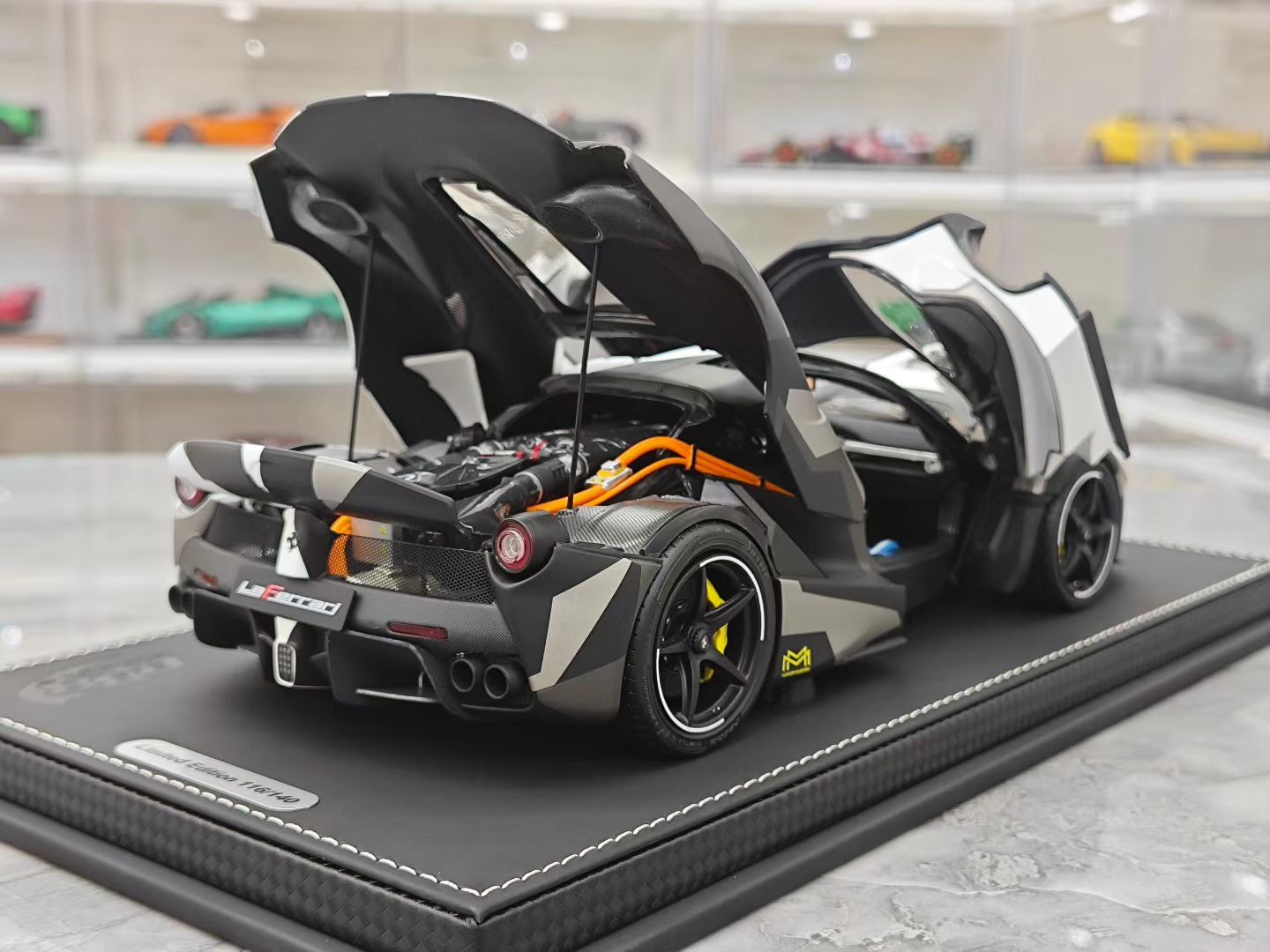BBR 1/18 Ferrari LaFerrari Alloy Fully Deployed