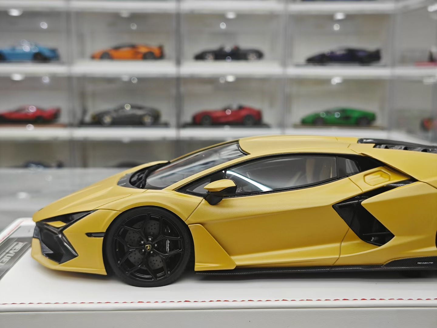 IVY 1/18 Lamborghini Revuelto