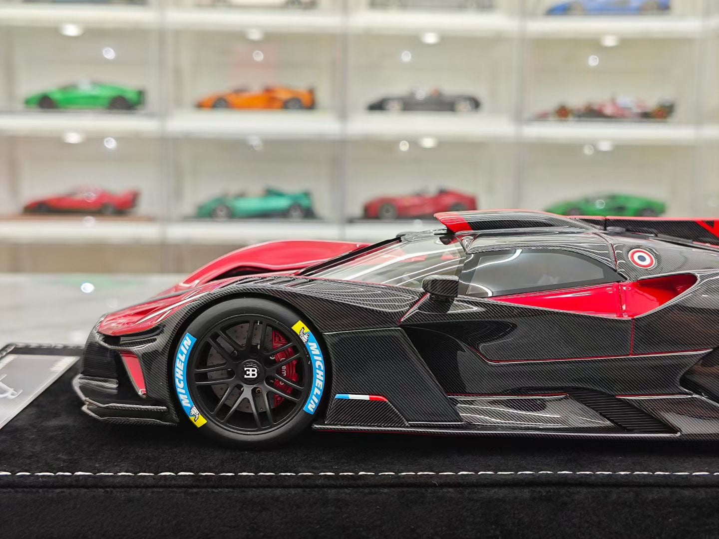 HH Model 1/18 Bugatti Bolide Fireball