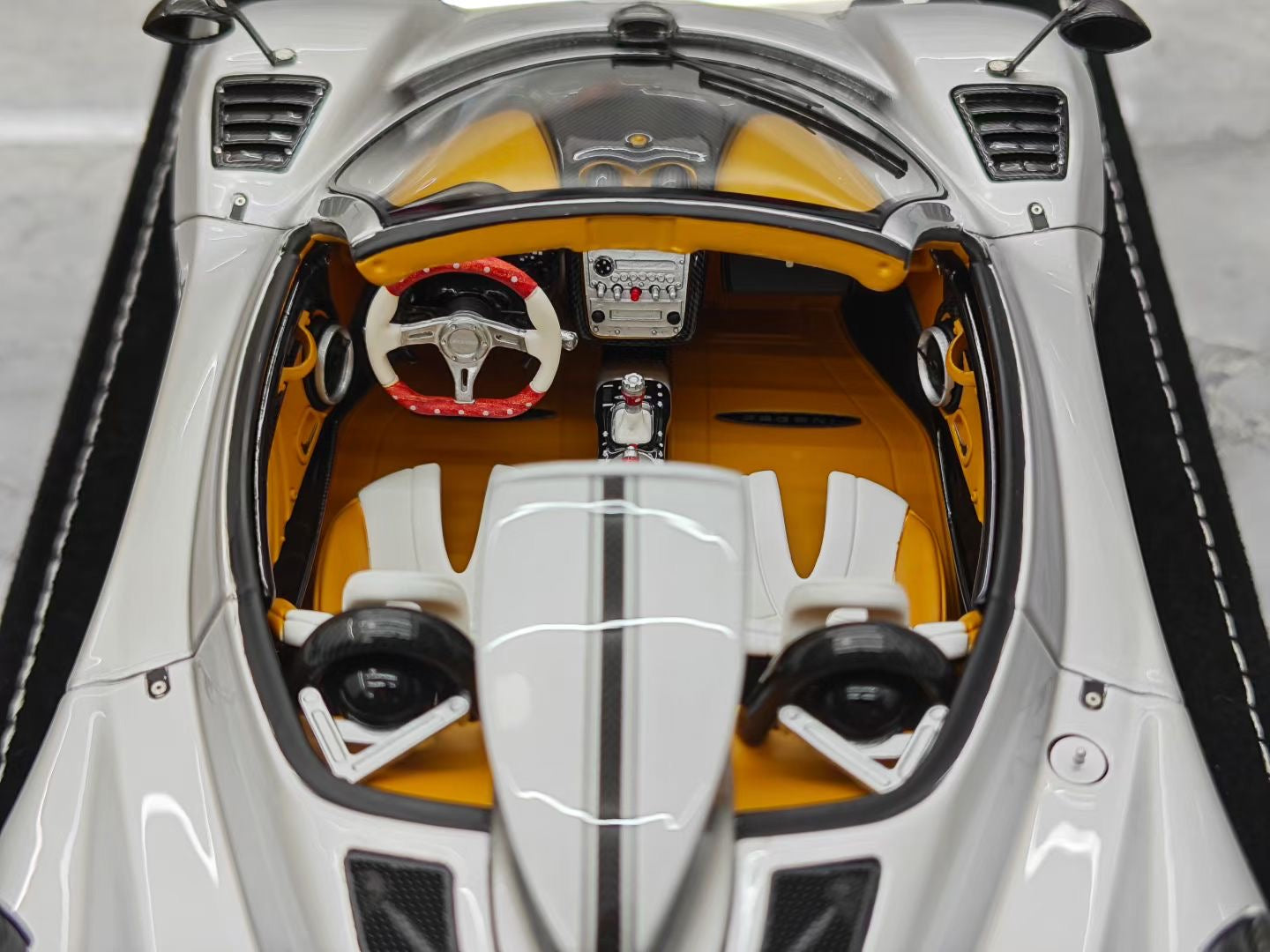HH Model 1/18 Pagani Zonda Cinque